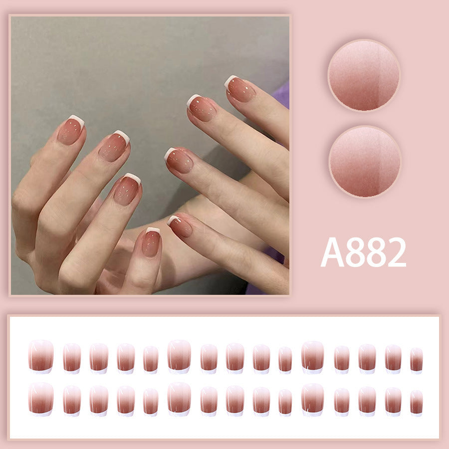 Simple and unique solid-color manicure