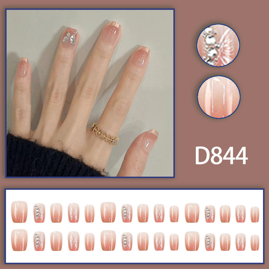Simple and fashionable manicure