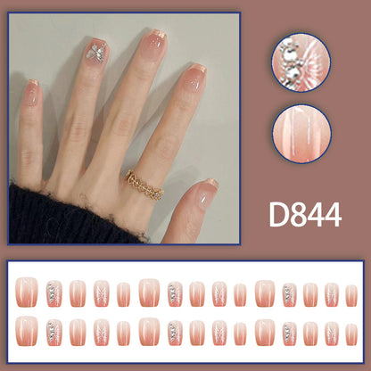 Simple and fashionable manicure