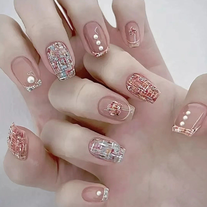 Ins fashion style, small floral patterns, pearls, and sweet nail art