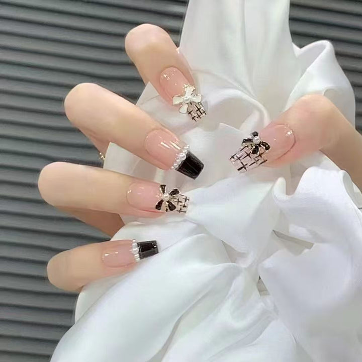 Pure Desire Light Luxury Nail Art