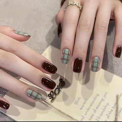 Rad's dark brown checkered gloves