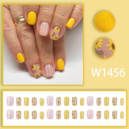 Fresh and light "ins" style vintage oil painting sunflower nail art