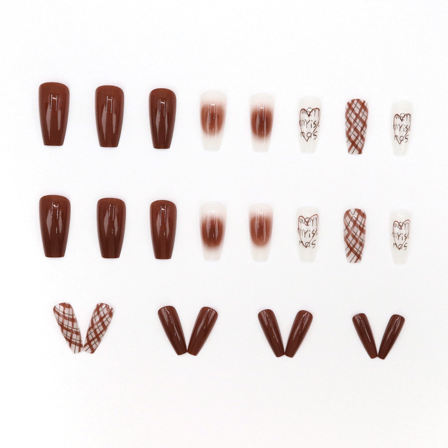 Love-themed caramel-colored high-end atmosphere-enhancing nail art