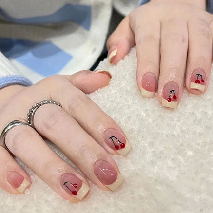 Gentle, sweet and sophisticated nail art